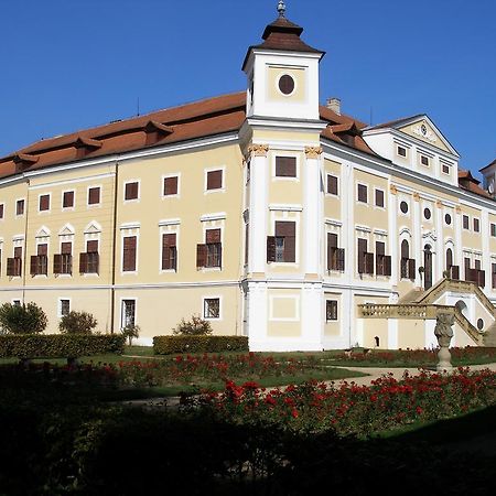 Penzion u Tomčalů Terezín Esterno foto